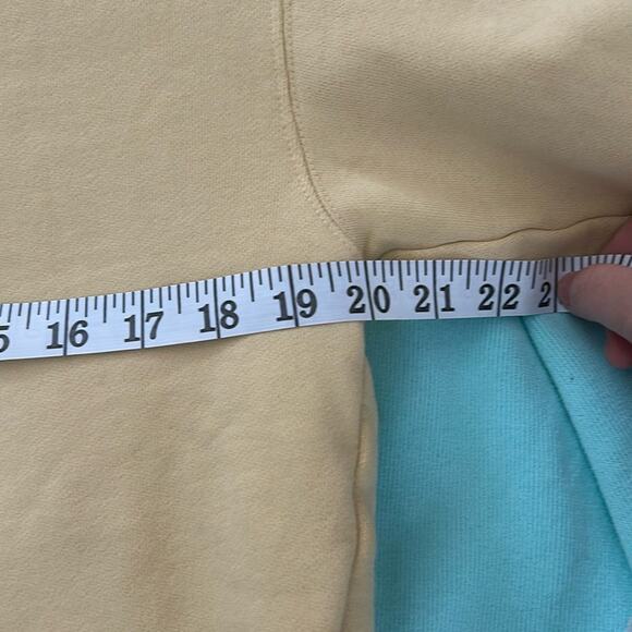 Aritzia X TNa Cozy AF Cropped Fleeced Sweatshirt. Size M - Picture 6 of 11